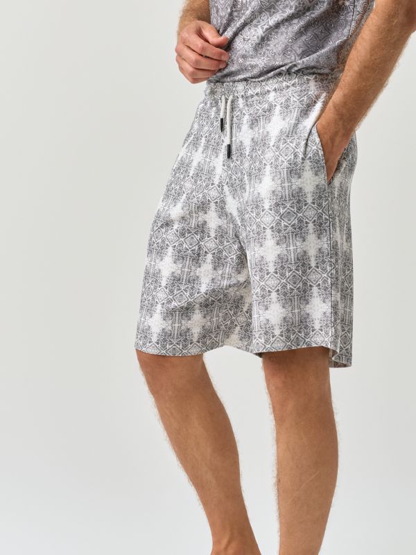 Comfortable and soft grey leisure print shorts for men from You.Boutique